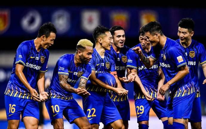 “熊猫体育”
今晚！中超战2场 申花+苏宁隔空暗战！让路天下足球 央视这样直播(图5)